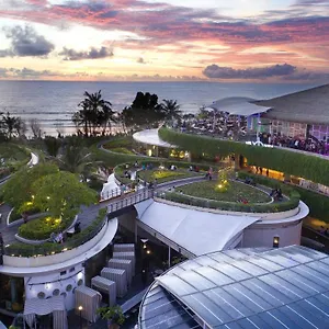 Отель Yello Kuta Beachwalk Bali